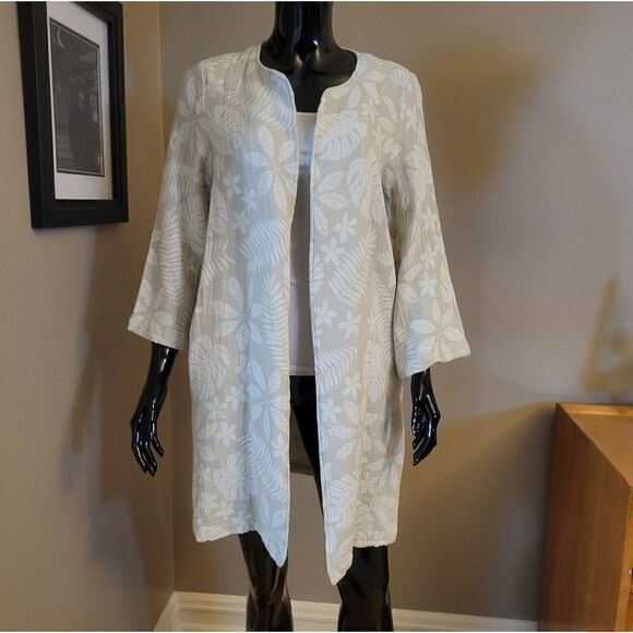 Tahari Jackets & Blazers - Tahari coat